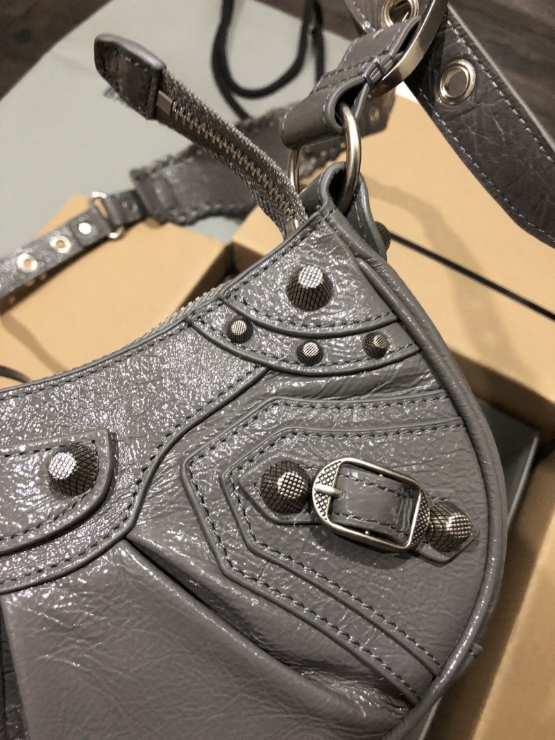 Ba1en*iaga le cagole bags